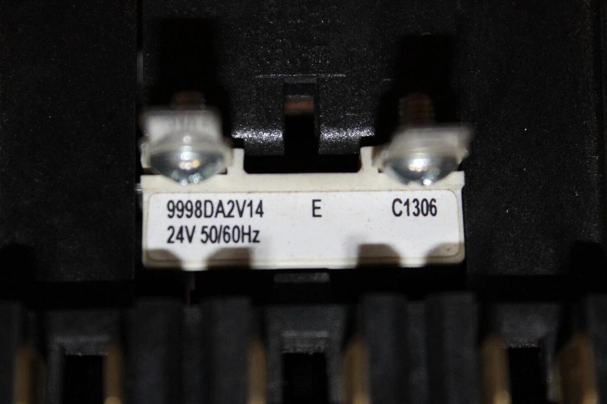 Used SQUARE D CONTACTOR 8910DPA53 50 AMP 600 VAC 30 HP COIL: 24 VOLT