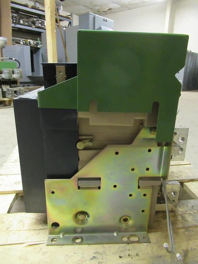 SQUARE D MASTERPACT CIRCUIT BREAKER MP08H1 600 VOLT 600 AMP TRIP 3-PHASE