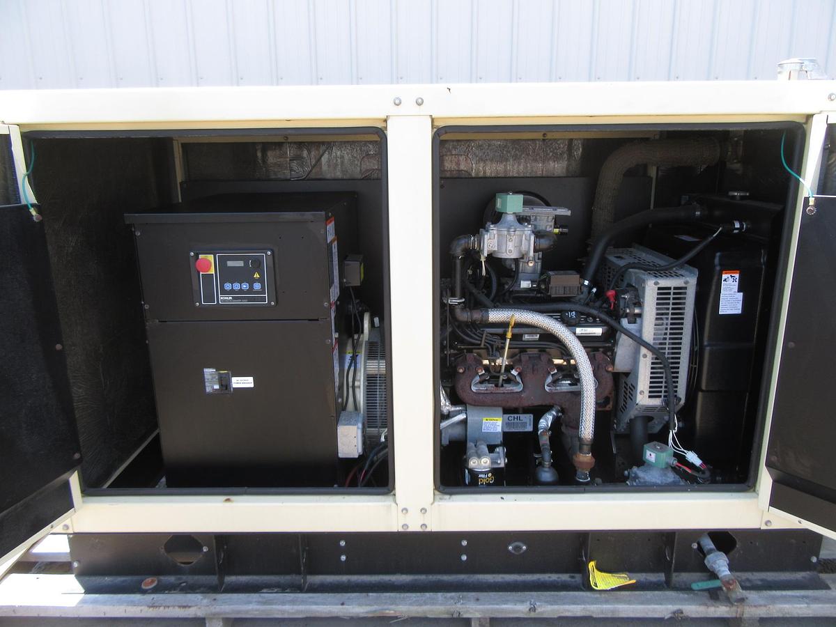 Used 50 KW GENERATOR KOHLER 5.0 NATURAL GAS / LP 120/208V 3 PH 347 HRS ENCLOSED VIDEO