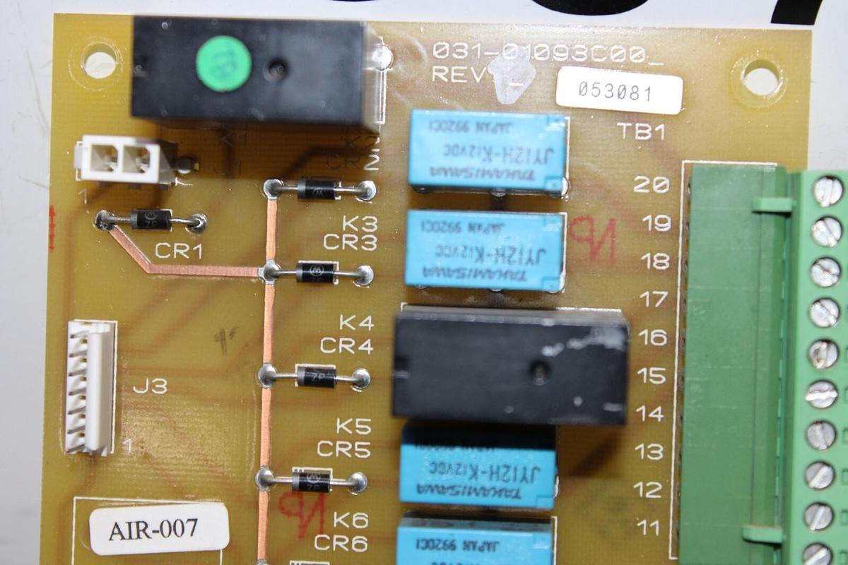 Used YORK CIRCUIT BOARD RELAY BOARD 031-01093C00 REV. B **WARRANTY INCLUDED**