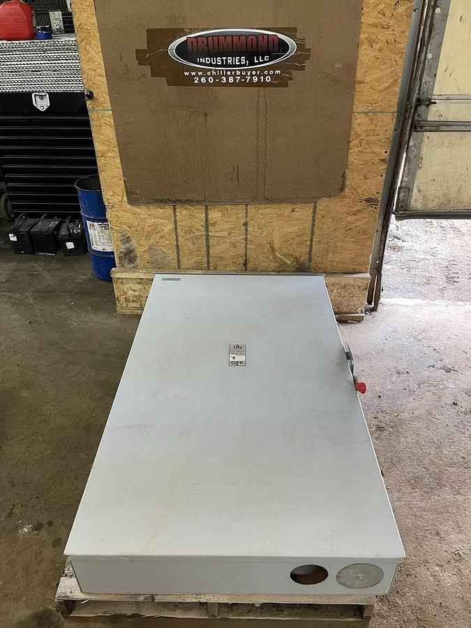 Used SIEMENS FUSIBLE HEAVY DUTY DISCONNECT HF368R 1200 AMP 600 VOLT 3-PHASE NEMA 3R