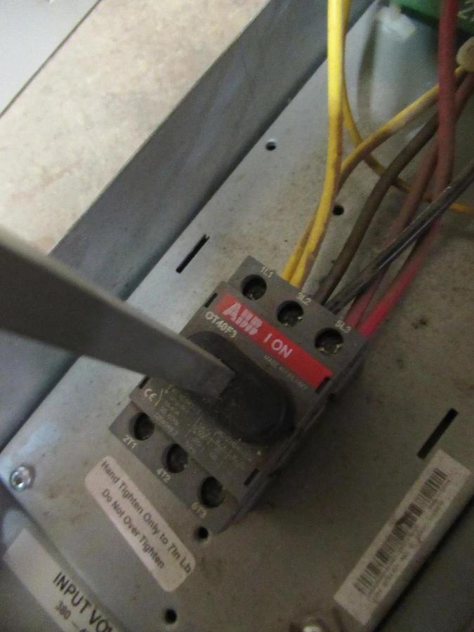 Used ABB VARIABLE SPEED DRIVE ACH550-VDR-015A-4 W/ BYPASS 10HP 3PHASE 480V 15.4A