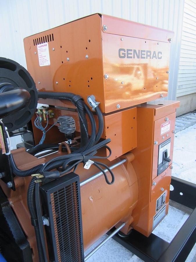 Used 25 KW GENERATOR GENERAC NATURAL GAS LP PROPANE 120/240V 1 PH SG025 270 HRS VIDEO