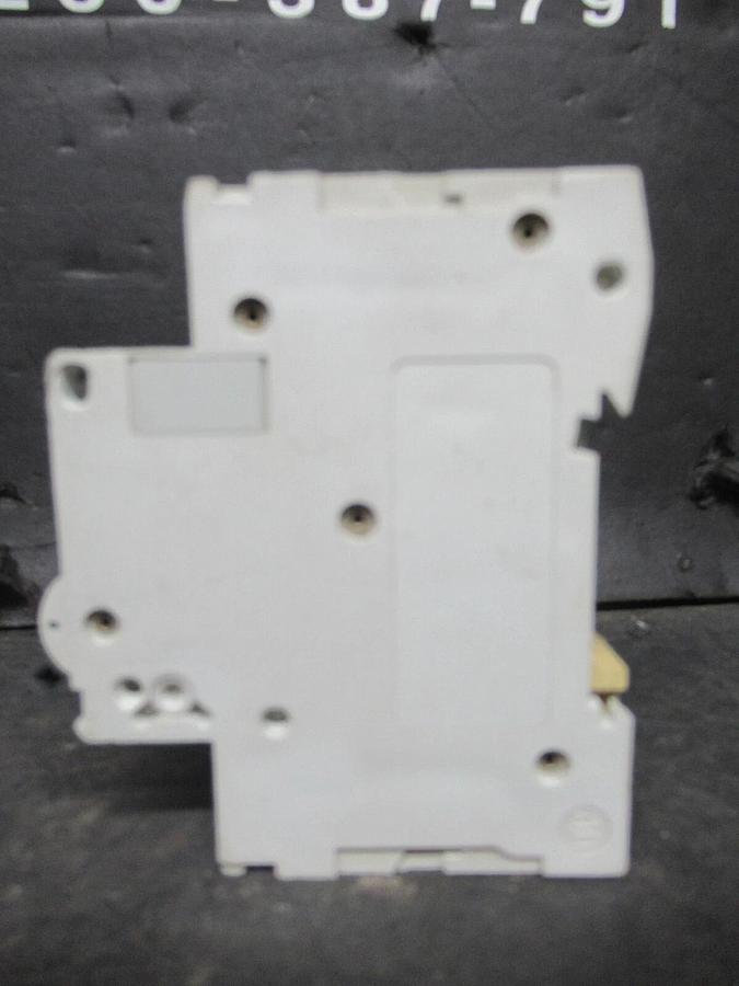 Used MERLIN GERIN SINGLE POLE BREAKER 24433 MULTI 9 C60N 13A-TYPE C 277 VAC