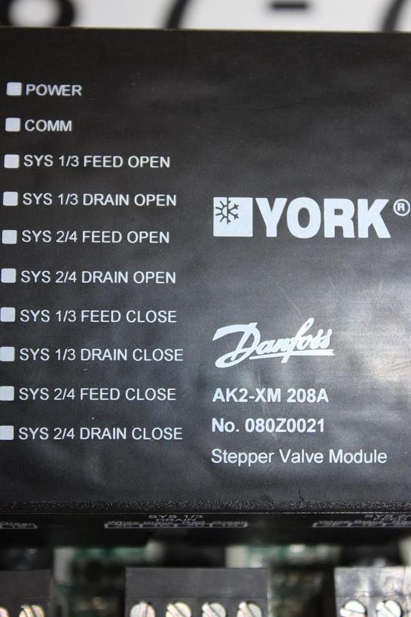 Used YORK DANFOSS VALVE INTERFACE / STEPPER MODULE 031-02742-000 AK2-XM-208A