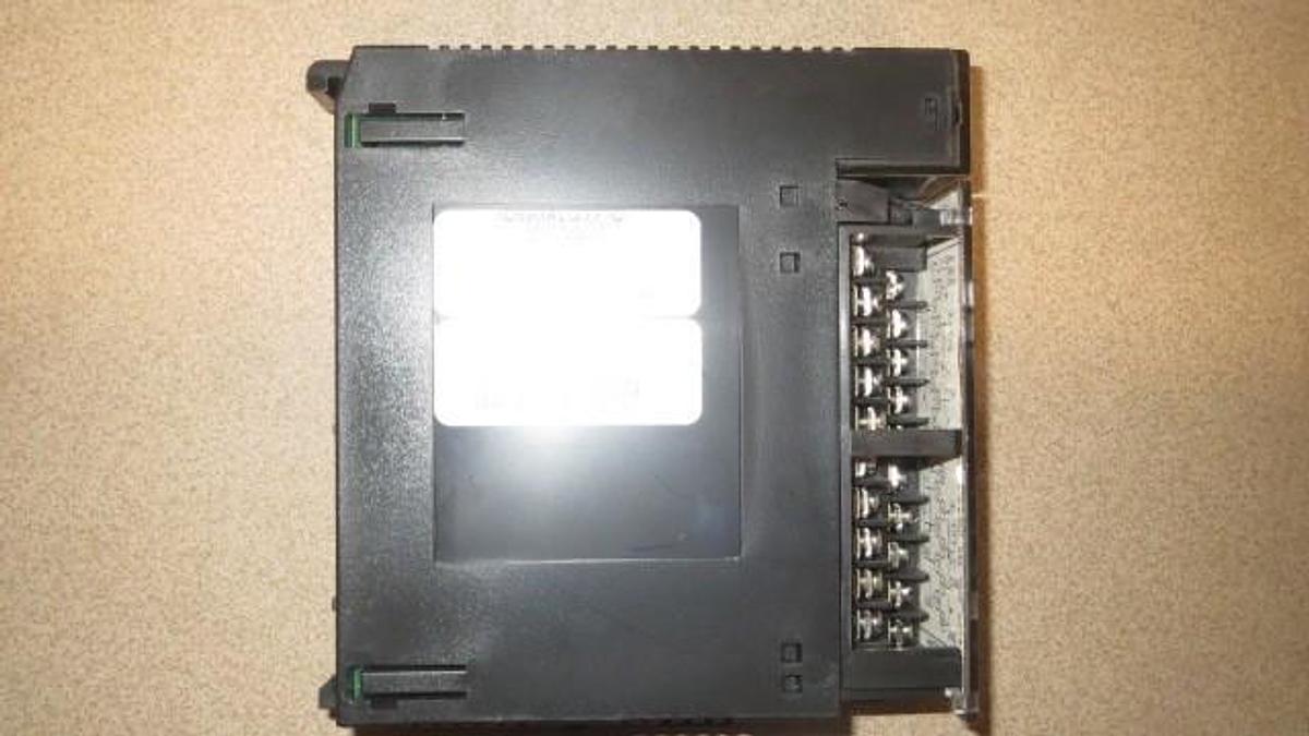 Used GE FANUC 90-30-- INPUT ANALOG--IC693ALG221C **WARRANTY INCLUDED**