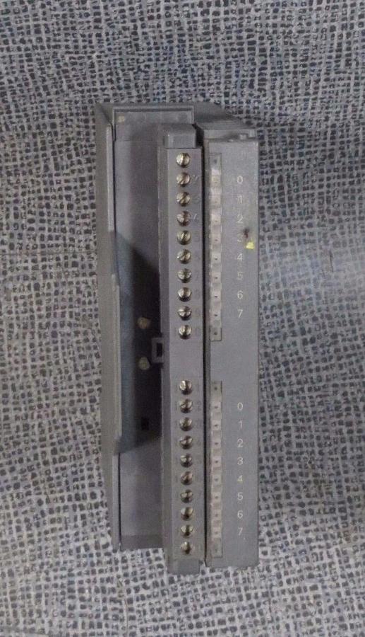 Used SIEMENS SIMATIC S7 INPUT MODULE 6ES7 MODEL: 322-1HH01-0AA0 **WARRANTY INCLUDED**