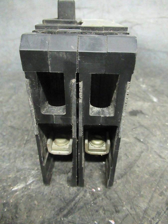 Used 15 AMP ITE SENTRON BREAKER ED42B015 480 VAC 2 POLE **WARRANTY INCLUDED**