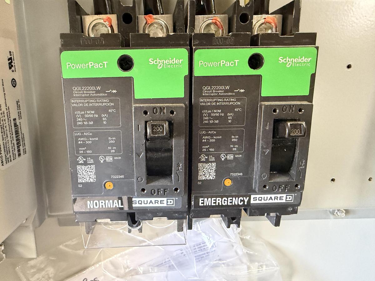 NEW ASCO AUTOMATIC TRANSFER SWITCH 480V 3-PHASE D03ATSA30200NGXF NEMA 3R