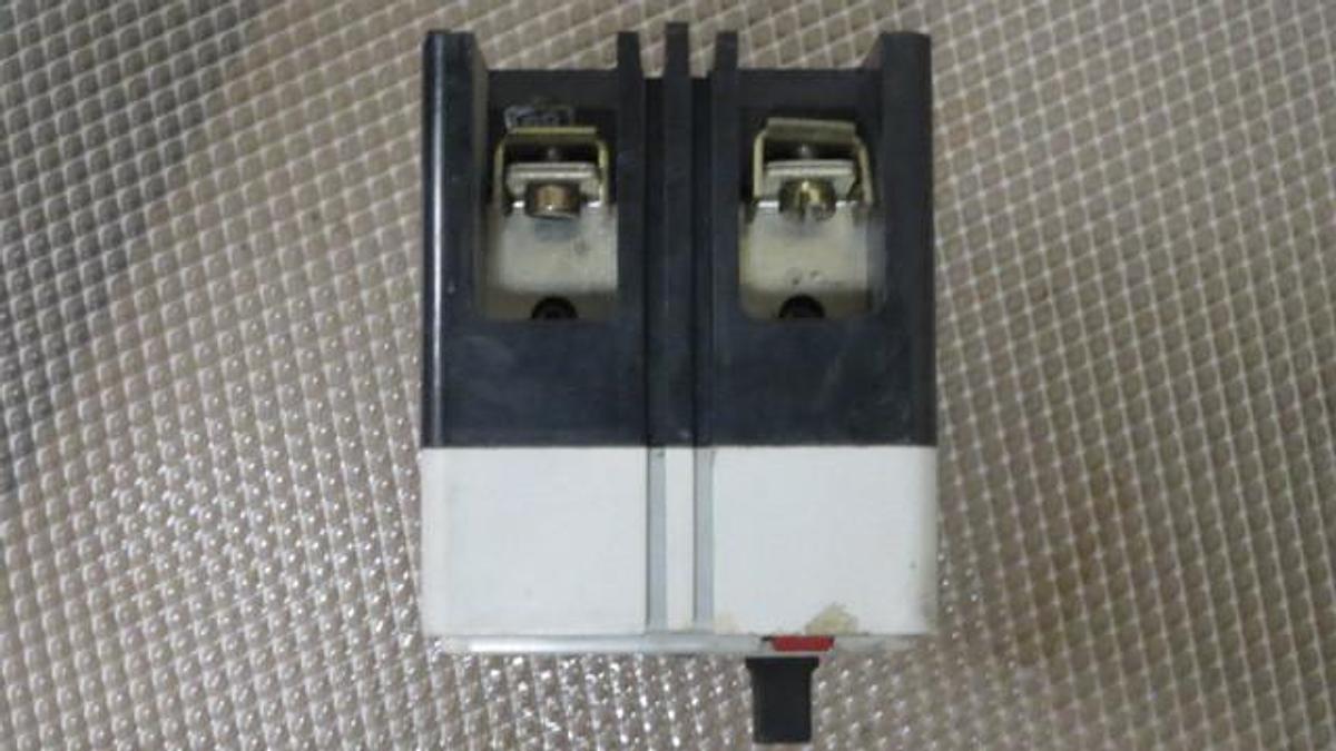Used CUTLER HAMMER WESTINGHOUSE EHD 14K BREAKER 15 AMP 480 VAC 2 POLE MODEL EHD2015