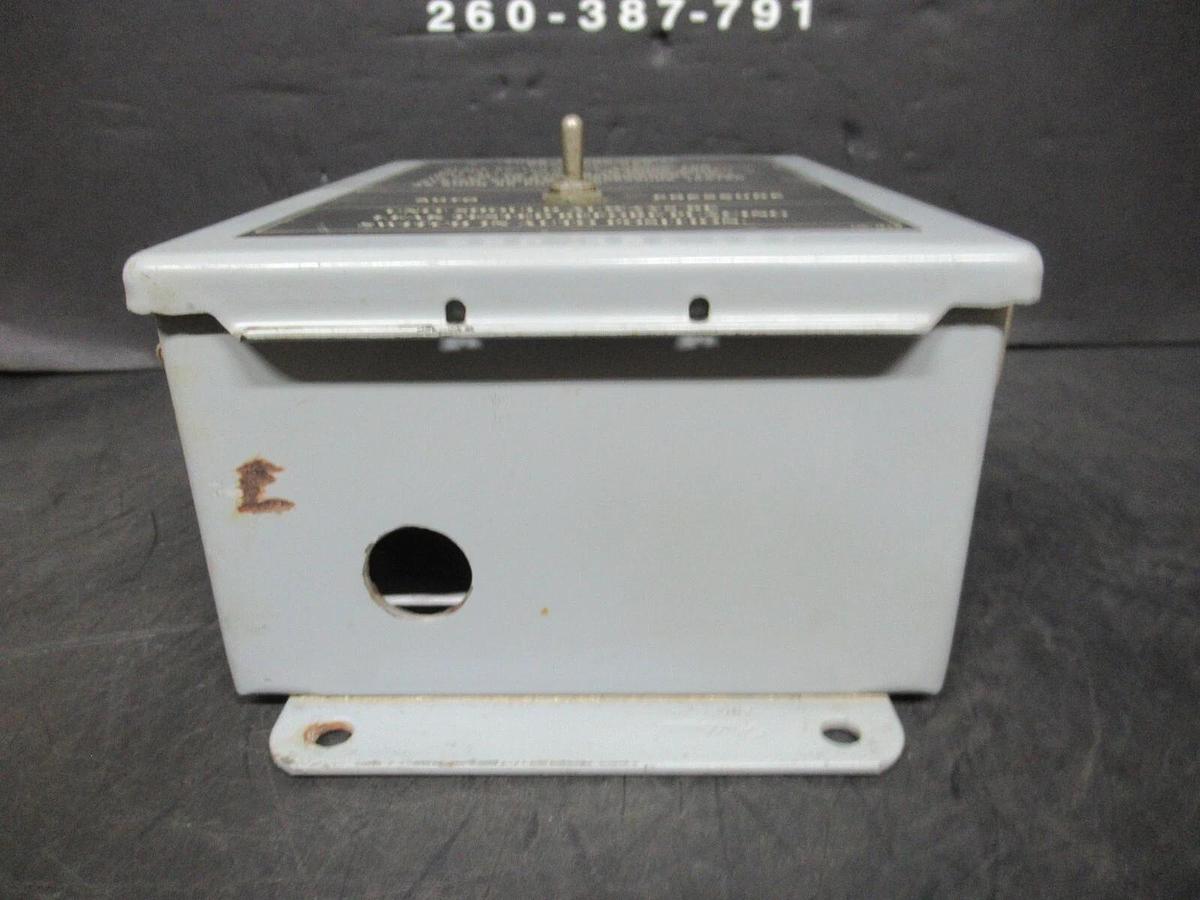 Used YORK PRESSURE-PAK SWITCH ENCLOSURE: A-806CHQR NEMA 12/13 5 PSI **WARRANTY**
