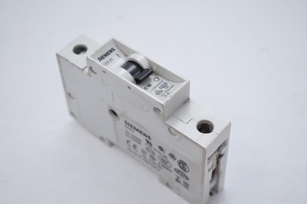 Used SIEMENS CIRCUIT BREAKER 5SX21 B16 16 AMP 277 VAC 1-POLE W/ 5SX9100 AUXILLIARY
