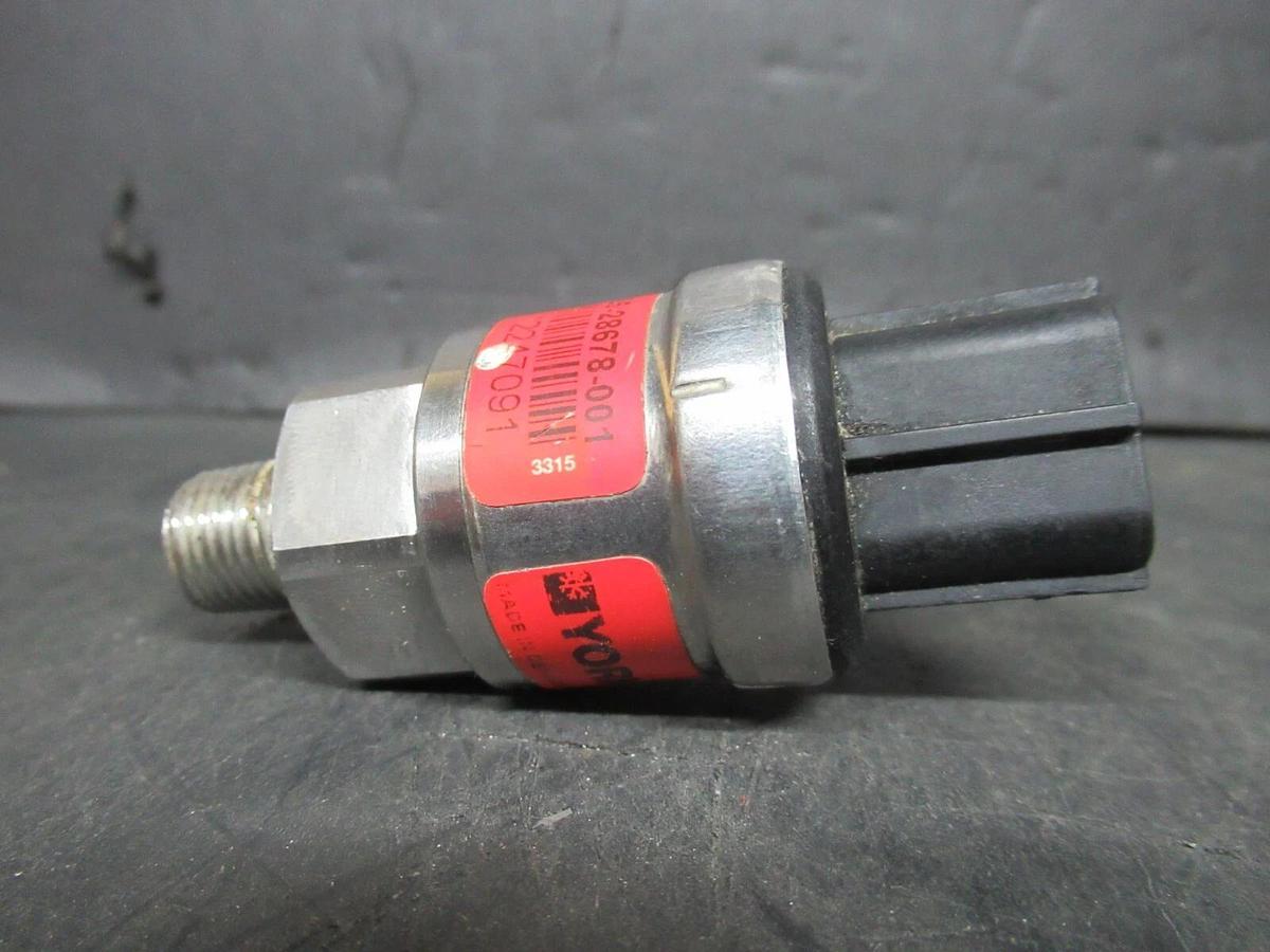 Used YORK PRESSURE TRANSDUCER 0225-28678 AKS-32R 060G1485 5 VDC 300 PSIS