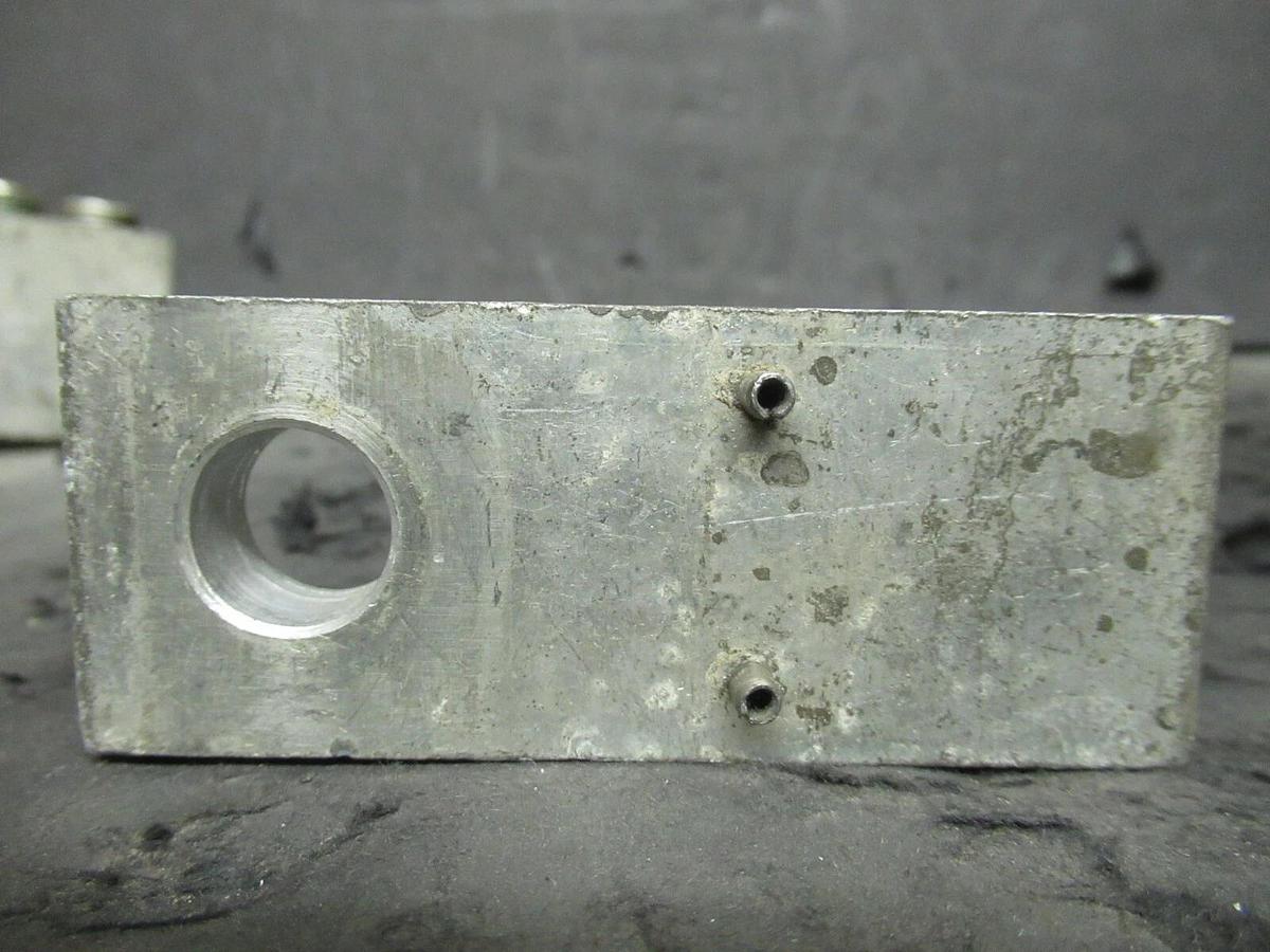 Used (2 QTY) SQUARE D A-800S 1 SINGLE BARREL MECHANICAL CONNECTOR LUG TAP 800MCM 3/0