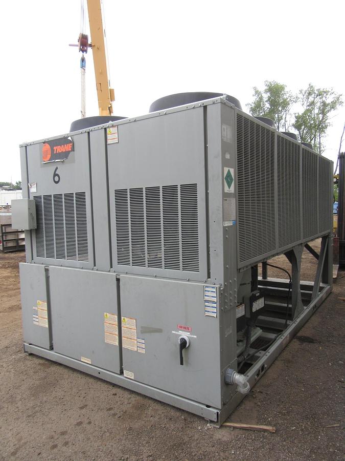 Used 2015 TRANE 120 TON AIR COOLED CHILLER 460 VOLT 410A 125 TON CGAM120