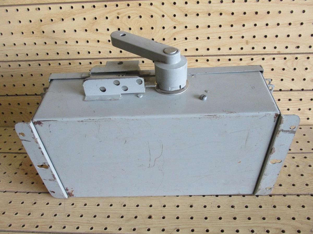 Used ITE DISCONNECT SAFETY SWITCH F321H 240VAC 7.5HP 30A TYPE 12 **WARRANTY**