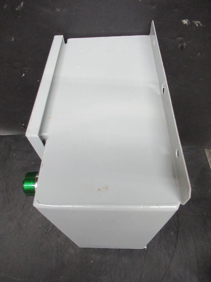 EATON COMBINATION STARTER ECN0718CAB TYPE: 12 W/ AN16DN0 27 AMP 600 VAC