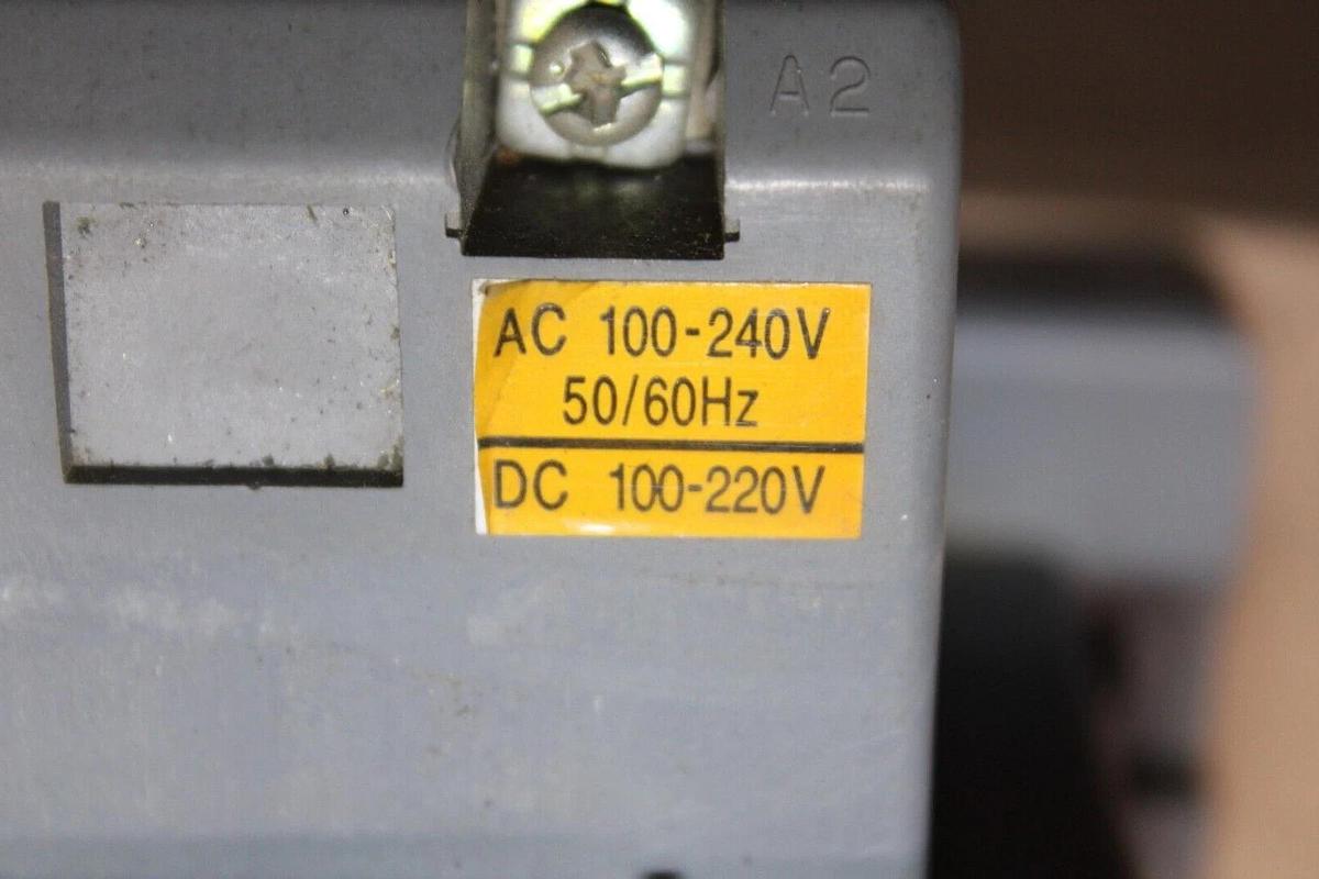 Used BENSHAW NEMA CONTACTOR RSC-150 NEMA 4 600 VAC 3-POLE 210 AMP 100 HP COIL: 240V