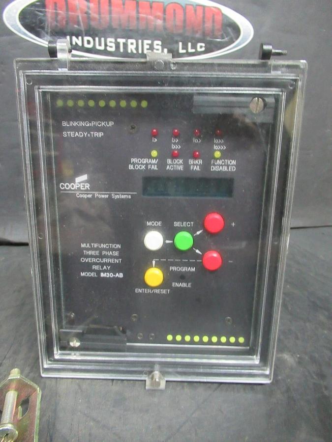 Used COOPER MULTI-FUNCTION 3-PHASE OVERCURRENT RELAY IM30-AB 24-110 VAC 24-125 VDC