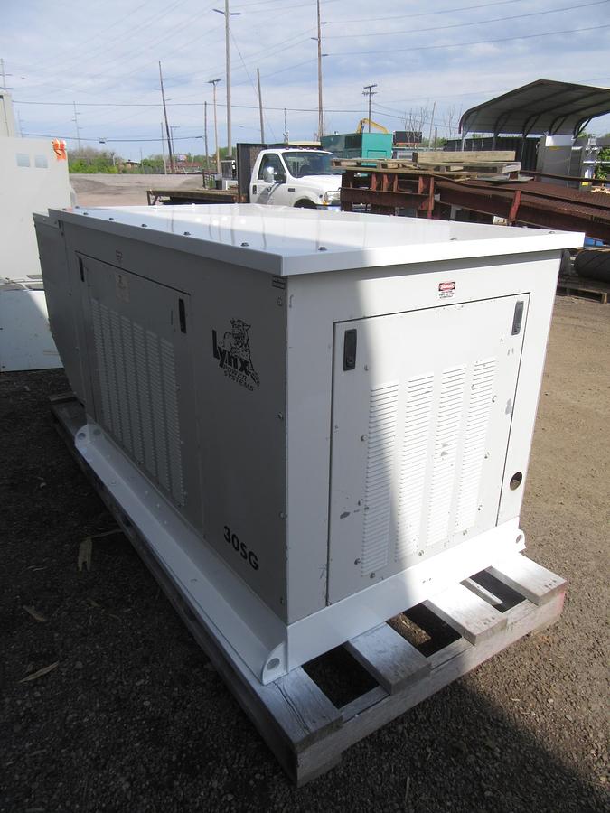 Used 30KW GENERATOR LYNX 120/240V 3.0 GM PSI NAT GAS PROPANE RECONNECTABLE VIDEO 