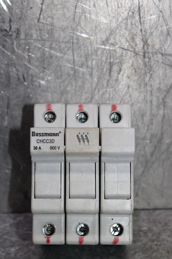Used BUSSMAN FUSE HOLDER CHCC3D 30 AMP 3-POLE 600 VOLT FOR CLASS CC FUSES CHCC