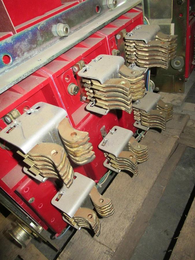 Used SQUARE D LOW VOLTAGE CIRCUIT BREAKER DS-206S 800 AMP FRAME 400 AMP TRIP 635V MAX