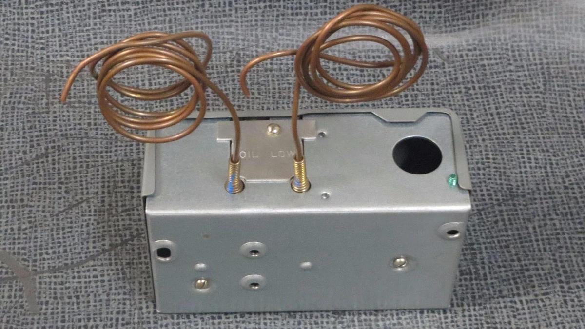 Used JOHNSON CONTROLS PENN LUBRICATION PROTECTION 7/60 PSID P12CA-1 24 VAC 1 AMP