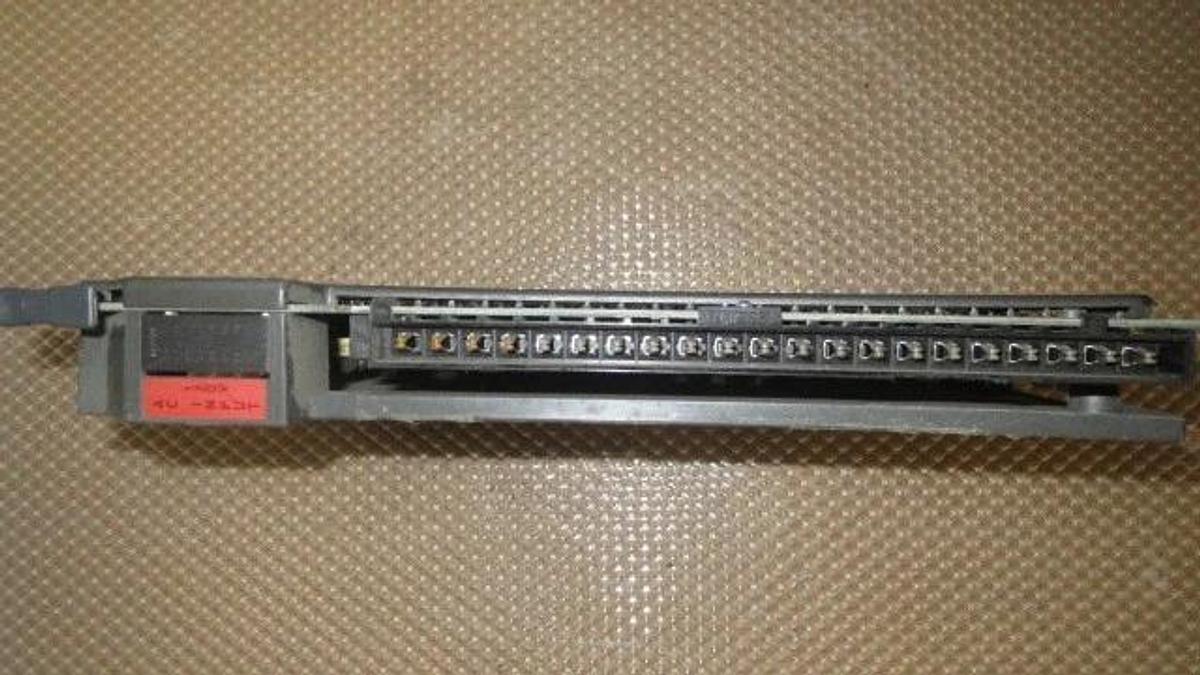 Used ALLEN BRADLEY 120 V AC/DC INPUT MODULE 1771-IAD B **WARRANTY INCLUDED**