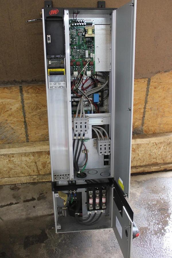 Used INGERSOLL RAND I-R 5000 VFD 480 VOLT 60 AMP 3-PHASE NEMA TYPE 1 I-R5042