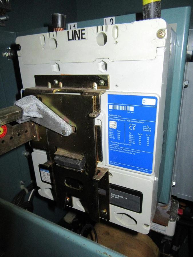 Used YORK / JOHNSON CONTROLS 351 HP VSD 371-017420-103 MO# TM351T B6F-46 390 A DRIVE