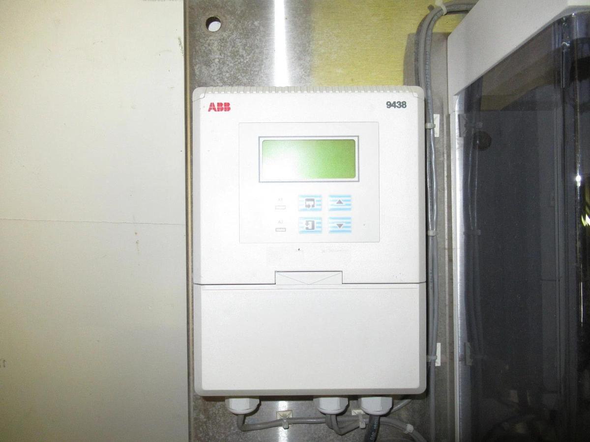 Used ABB INDUSTRIAL DISSOLVED OXYGEN ANALYZER MONITOR 9438 **WARRANTY INCLUDED**