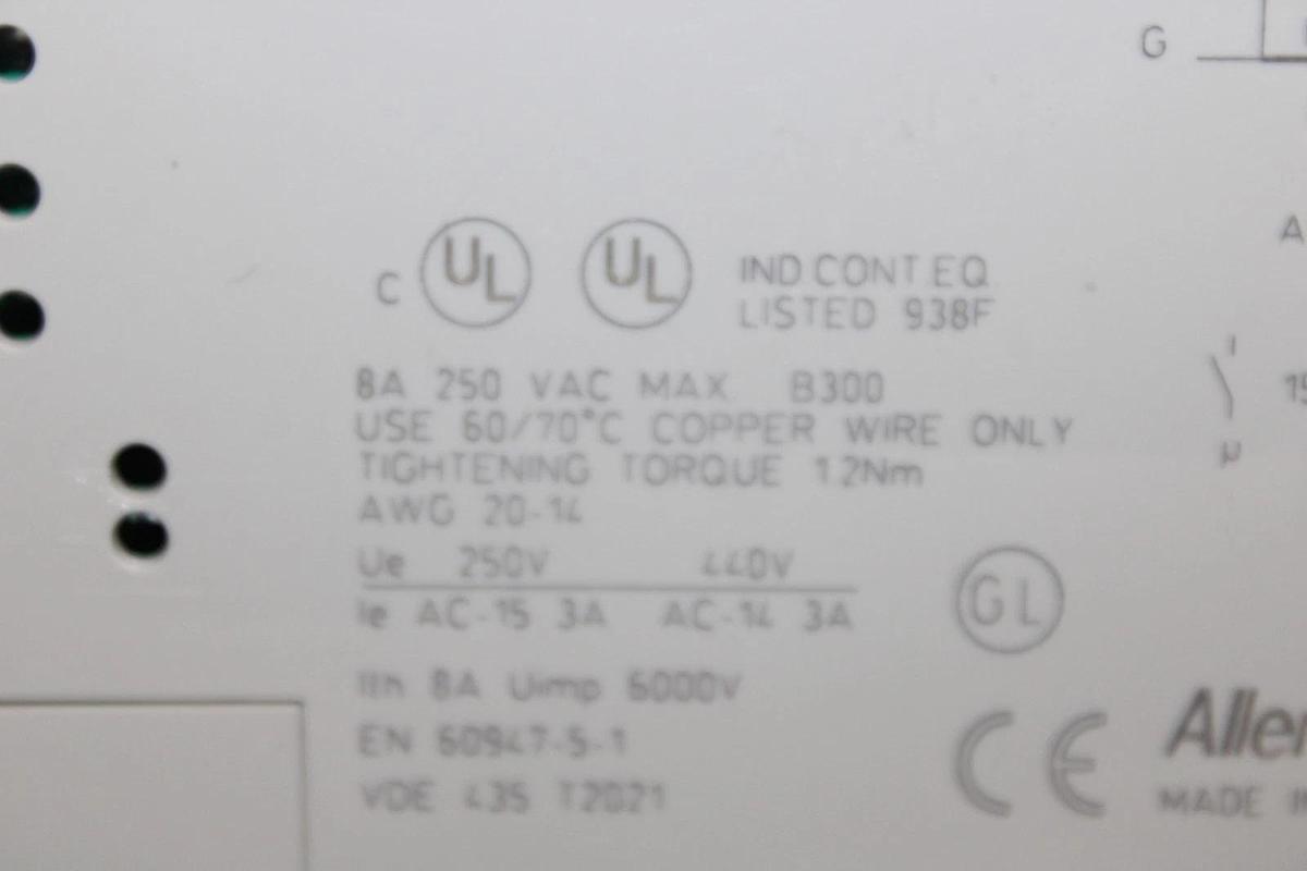 Used ALLEN BRADLEY TIME DELAY RELAY 700-FSA3BU23 240 VAC 24 VDC 0.15-3 SECOND