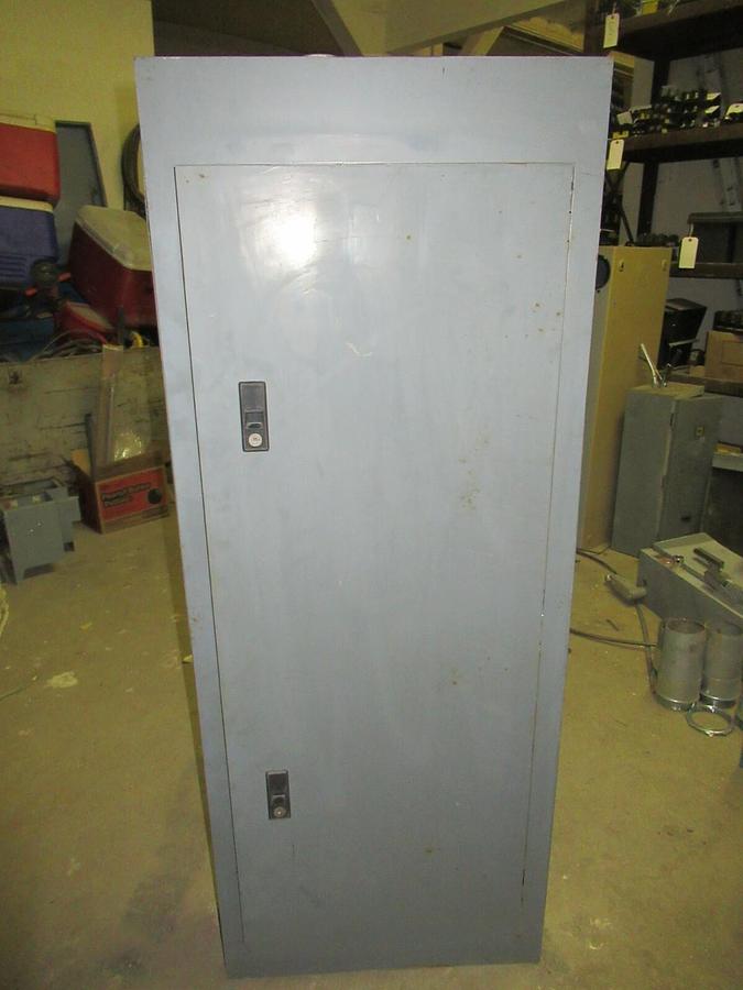 Used 225 AMP MLO CUTLER HAMMER SINGLE PHASE TYPE PB BREAKER PANELBOARD CH STYLE