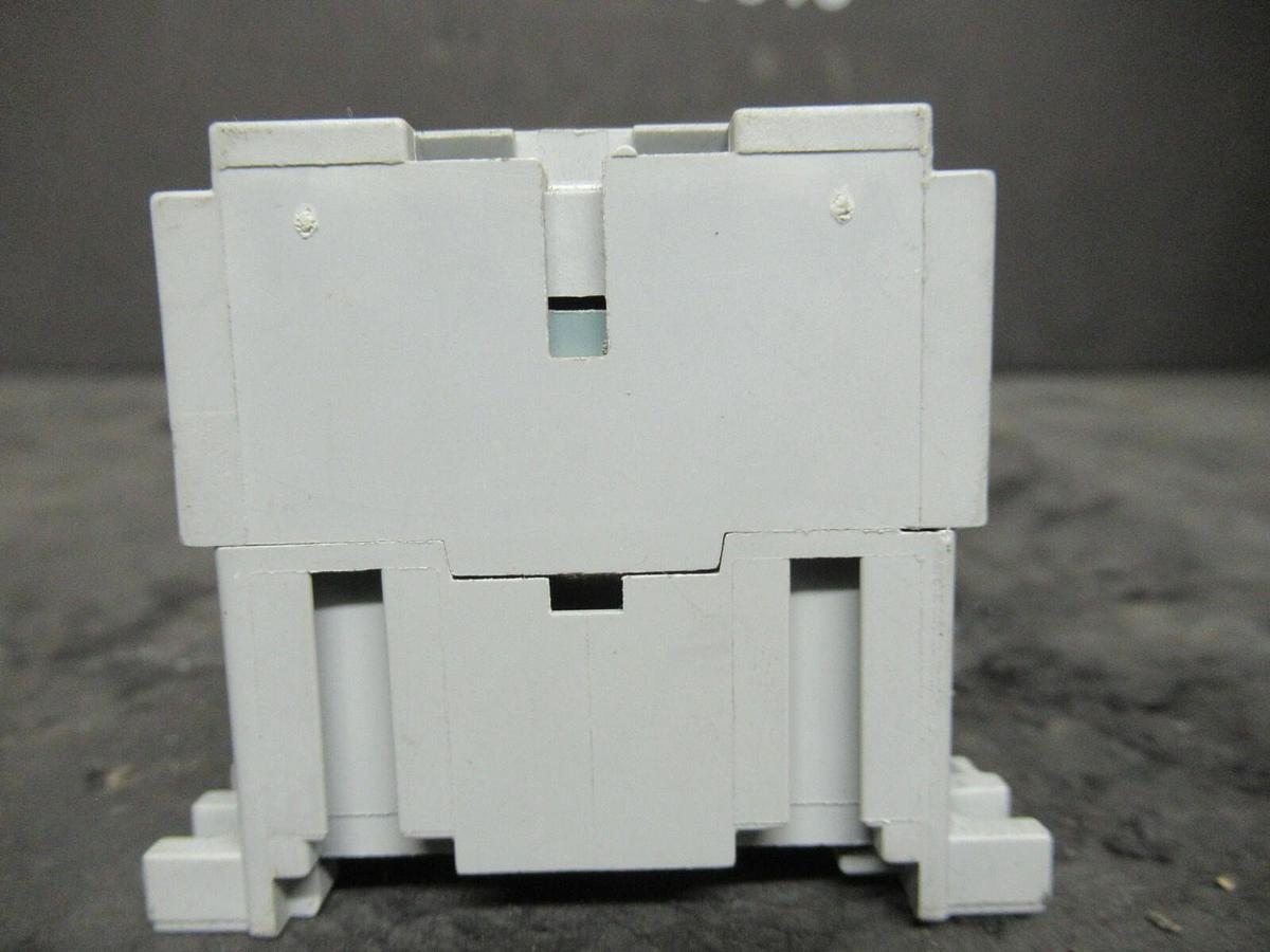 Used ALLEN BRADLEY CONTACTOR 700DC-M310* SER. A 600 VAC 5 AMP 20 HP 24 VDC COIL