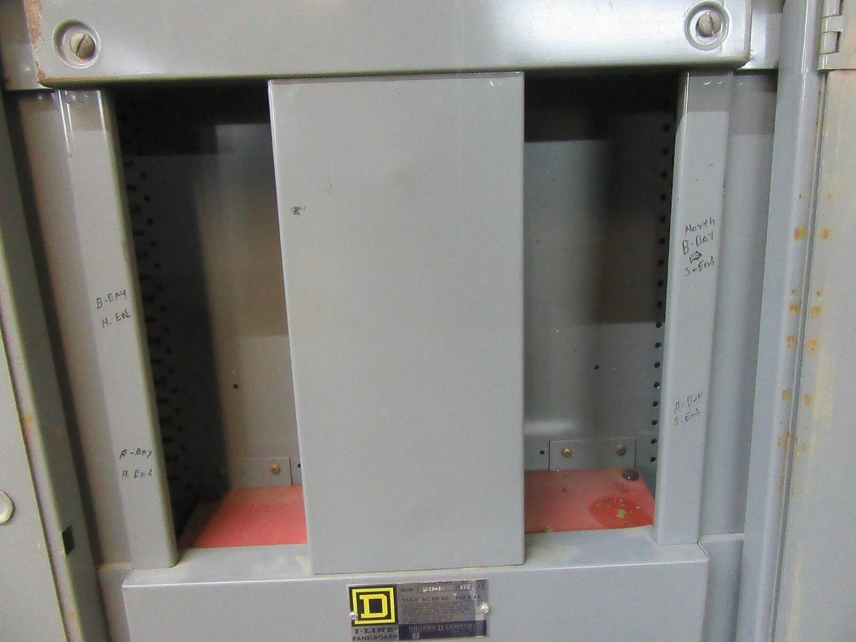 Used 225 AMP SQUARE D I-LINE PANELBOARD PANEL MAIN LUG MLO 3 PH 4 W 600 / 480 VAC E1
