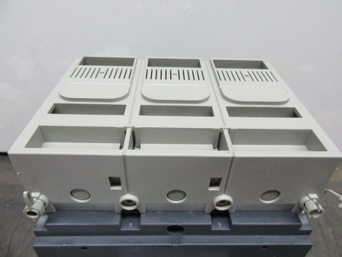 Used MERLIN GERIN COMPACT CIRCUIT BREAKER NSJ400L 160/400 AMP 600 VOLT 3-POLE 3-PHASE