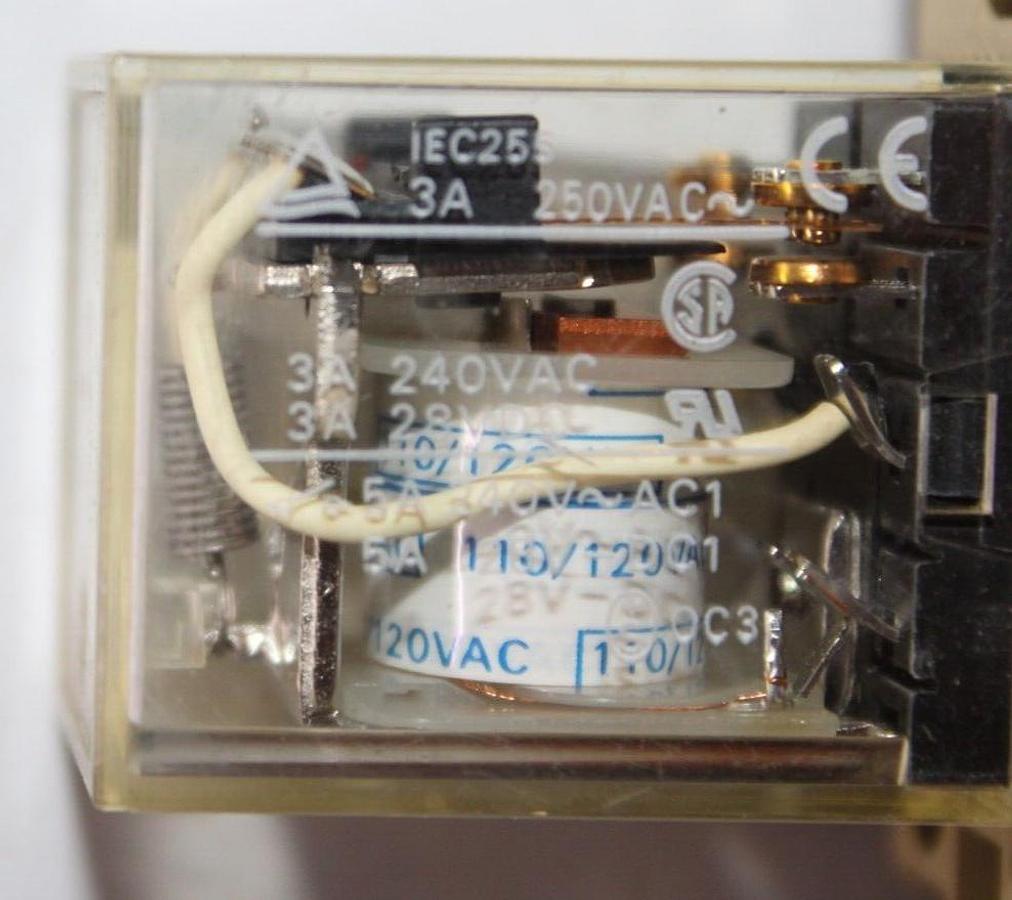 Used LOT OF 3 OMRON RELAY MY2Z 120/240 VAC 3 AMP 28 VDC **WARRANTY INCLUDED**