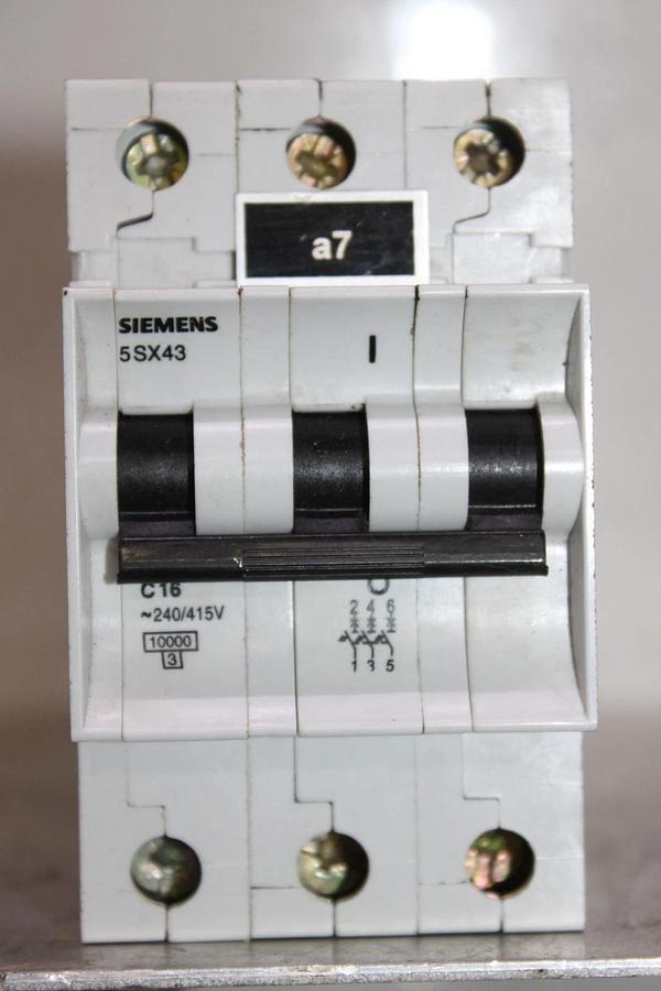 Used SIEMENS CIRCUIT BREAKER 5SX43 240/415 VAC 3-POLE 5SX4 C16 **WARRANTY**