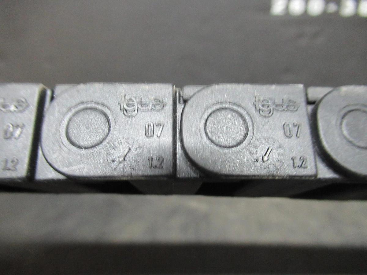 Used IGSU PLASTIC WIRE TACK 108" LENGTH X 1" WIDTH X 5/8" TALL R18 07.20 137 LINKS