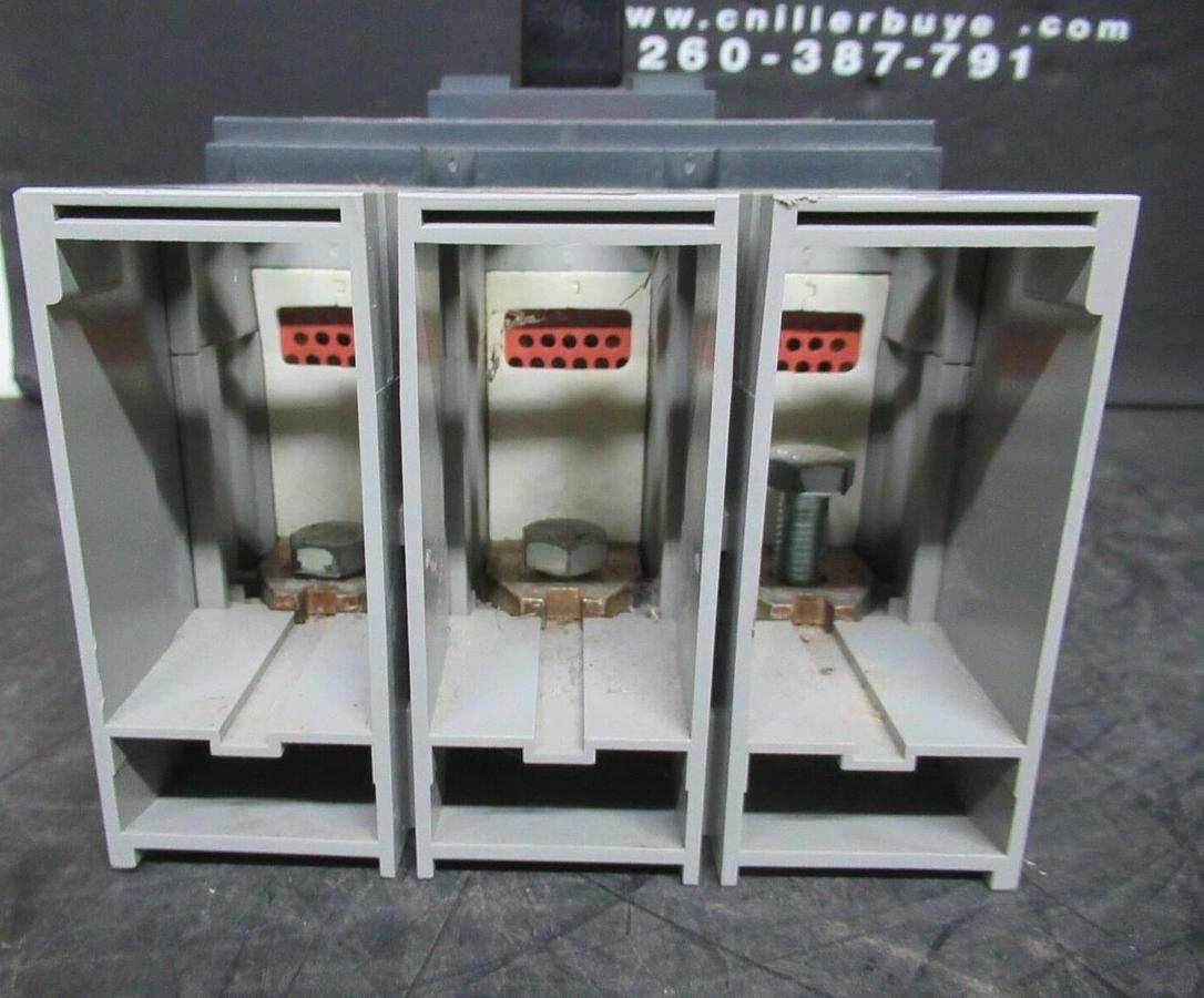 Used SQUARE D POWERPACT BREAKER 528261P1 600 VAC 400 AMP BOTTOM LUGS 3 POLE