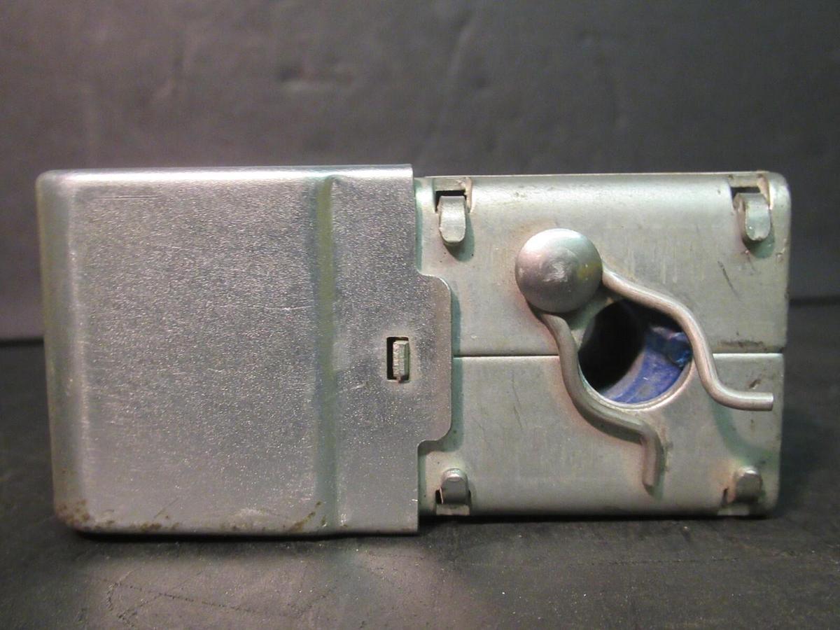 Used CARRIER GENERAL PURPOSE VALVE EFJX212 120 VOLT - 17 WATT - 300 PSI **WARRANTY**