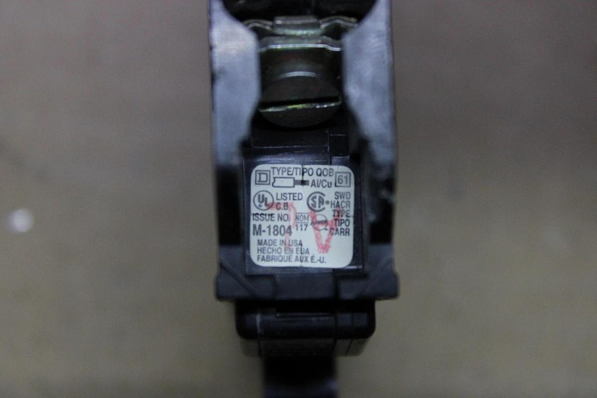 Used LOT OF 5 SQUARE D BREAKERS QOB QOB1020 SINGLE POLE 20 AMP **WARRANTY INCLUDED**