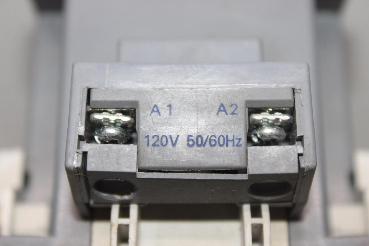 Used BENSHAW CONTACTOR RSC-180 230 AMP 600 VAC 3-POLE 125 HP COIL: 240V