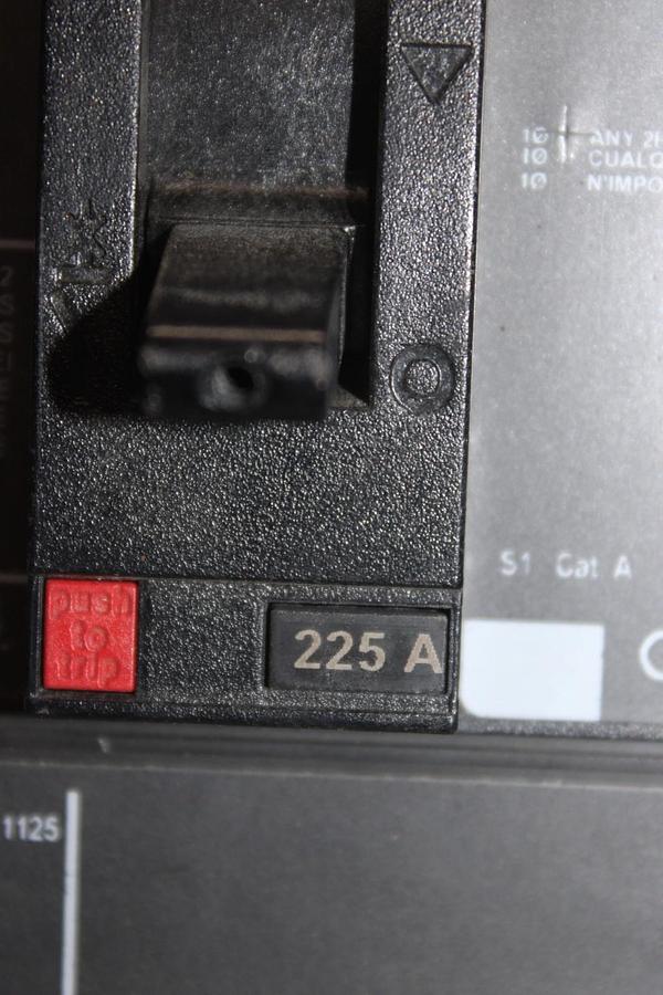 Used SQUARE D POWERPACT CIRCUIT BREAKER JGL36225 225 AMP 3-POLE 600 VAC