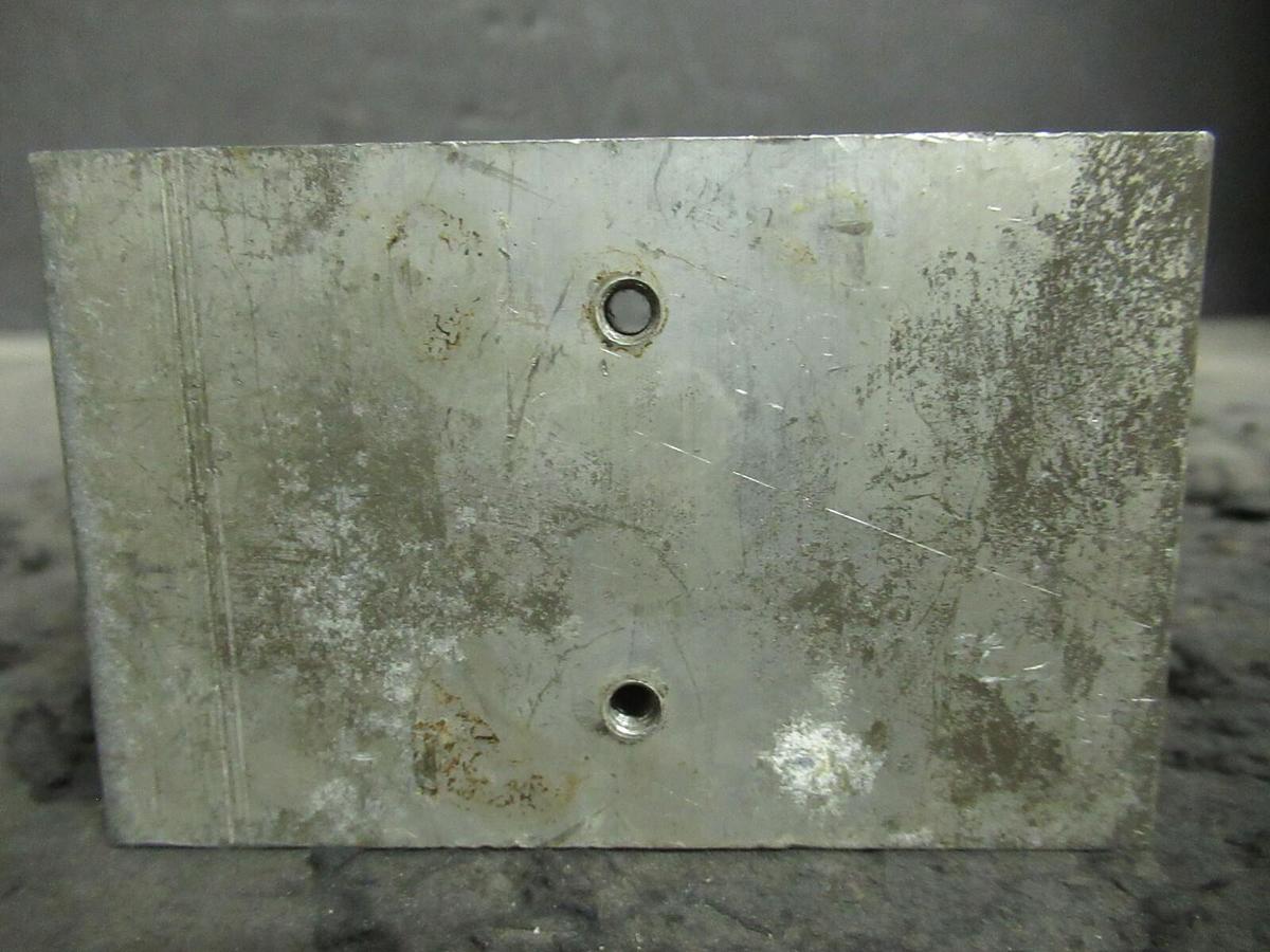 Used USD 5207-03 MECHANICAL DISTRIBUTION CONNECTOR TERMINAL LUG SET 600MCM - #14 WIRE