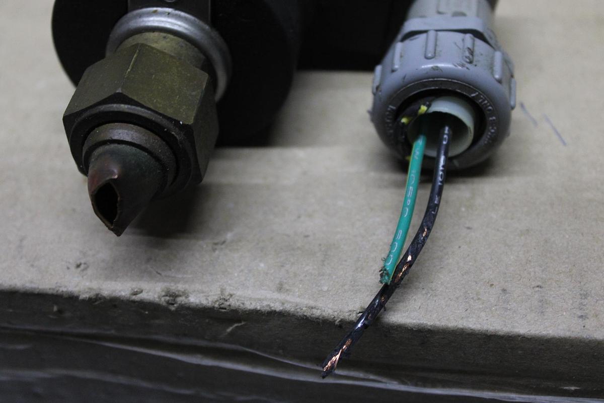 Used NEW SURPLUS CARRIER TEMPERATURE SENSOR HN-79NZ-047 5 VDC