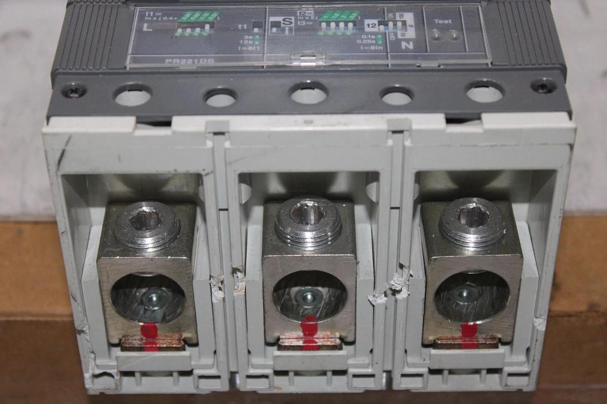 Used ABB SACE TMAX SACE T5H-400 CIRCUIT BREAKER 600 VOLT 3-POLE *WARRANTY*