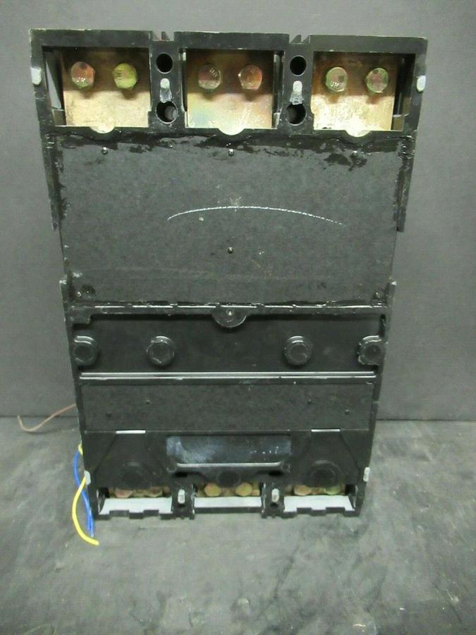 Used 450 AMP SQUARE D BREAKER 519568P15 600 VDC 3 POLE W/ AUXILIARY SWITCH & UVR