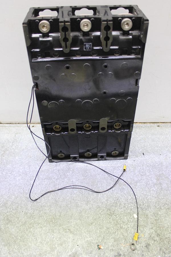 Used ITE CIRCUIT BREAKER JJ3-B300 300 AMP 600 VAC 3-POLE
