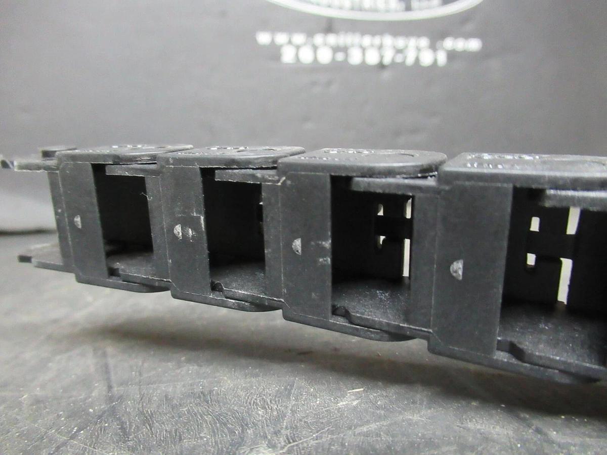 Used IGSU PLASTIC WIRE TACK 77" LENGTH X 7/8" WIDTH X 1/2" TALL 07.16.028 98 LINKS